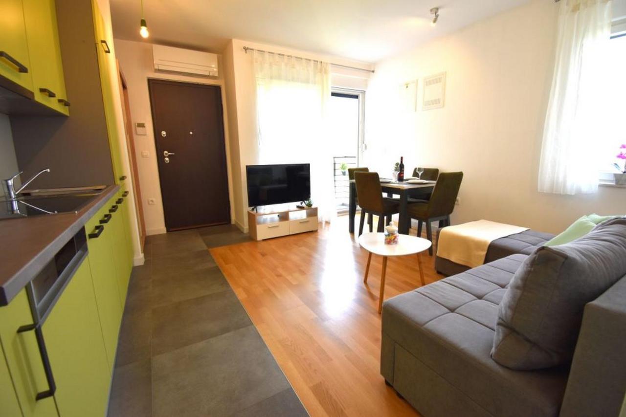 Apartment Johnny With Private Parking Zadar Buitenkant foto